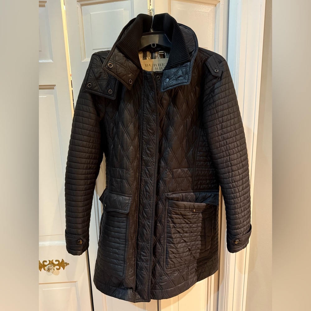 EXCELLENT condition Burberry Quilted Nylon Jacket with detachable hood size L